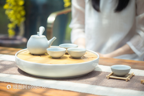 长嘴壶茶艺：成都的非遗新风潮雷火竞技平台吸引全球目光