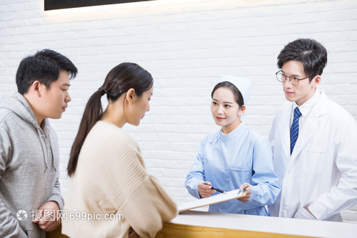 ST华闻：傅伟兵、北京郎鉴企业管理咨询中心(普通合伙)等人因信息披露违规等违规行为被证监会处罚