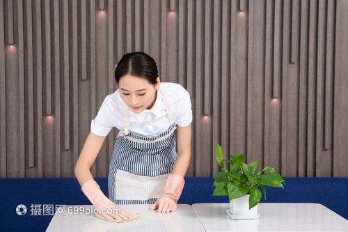 杭州年后家政需求激增阿姨们抢手不易如何应对家庭照顾困境？