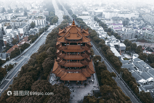 感到焦虑：父母关系紧张，老师对孩子的批评和指责，同学的孤立和排挤都会让孩子感到焦虑，如果孩子不懂得如何用正确的方式化解这种情绪，那么发脾气也就成了首选。