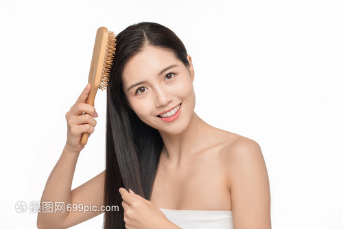 JN江南平台小女孩中长发发型的百变魅力