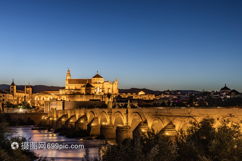 西班牙科尔多瓦著名景区老城区夜景