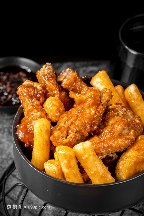 今天整理了6道小吃的做法简单又好吃学会一周不重样大德信官方网站家快来学起来吧！ 1香辣土豆条 2椒盐杏鲍菇 3脆皮土豆条 4炸香蕉脆片 5空心麻球 6孜然炸鸡美食记 今天吃什么 小吃