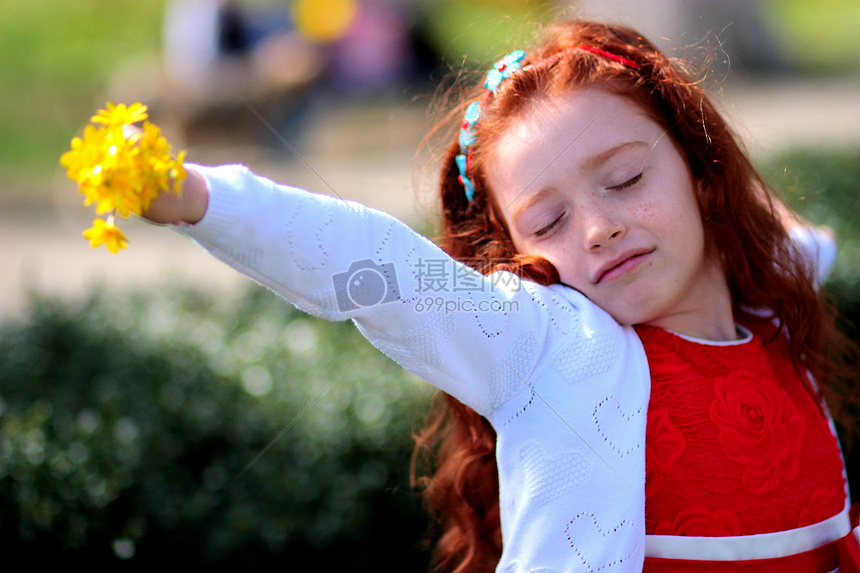 伸懒腰的孩子图片素材_免费下载_jpg图片格式