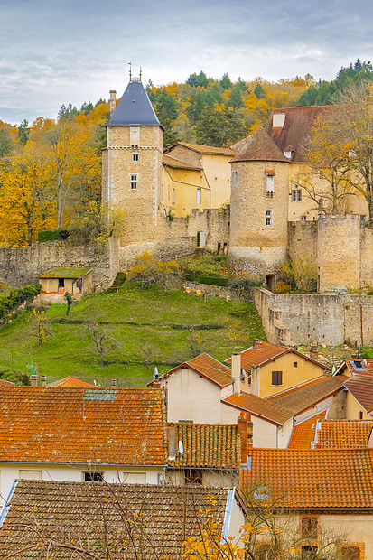 山顶上的座中世纪城堡查特尔顿,法国图片