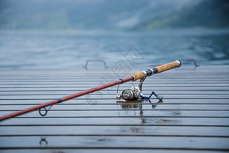 钓鱼竿模糊的背景图片