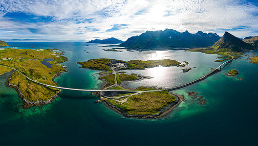 弗雷德旺桥全景洛芬岛挪威诺德兰县的个群岛以独特的风景而闻名,有戏剧性的山脉山峰,开阔的大海遮蔽的海湾图片