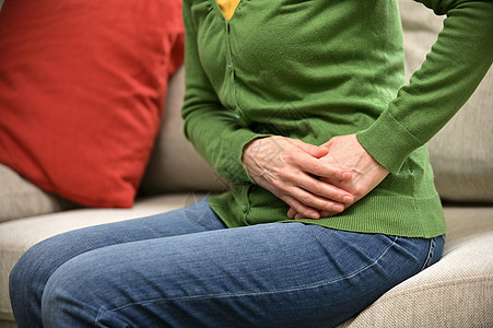 女人前胃疼痛的迹象卵巢疼痛图片