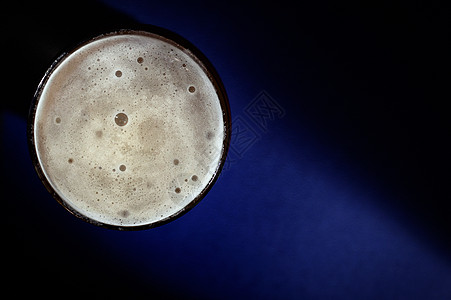 与月亮品脱啤酒晚上图片