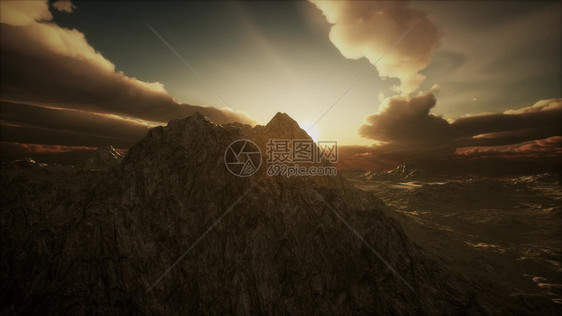 阳光照射山谷里的山脉上阳光照射山谷里的山上图片