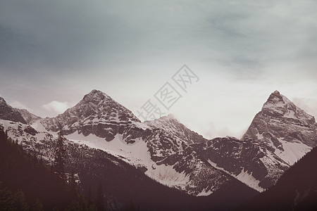 夏季加大落基山脉风景如画的山景图片