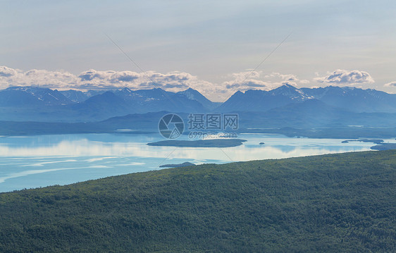 夏天阿拉斯加风景如画的山脉积雪覆盖的地块,冰川岩石峰图片