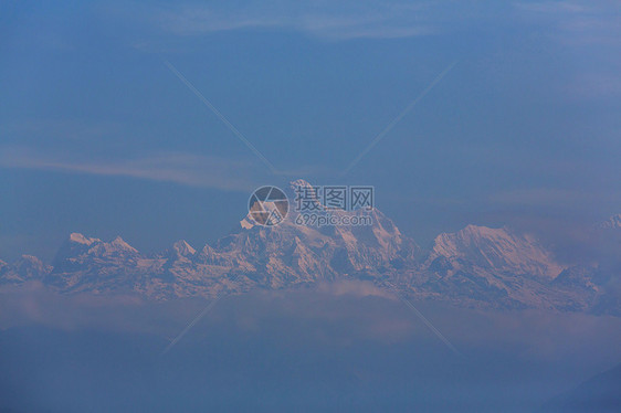 日落时分,尼泊尔喜马拉雅山,坎钦琼加峰的风景图片