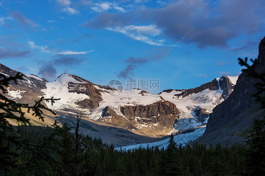 夏季加大落基山脉风景如画的山景图片