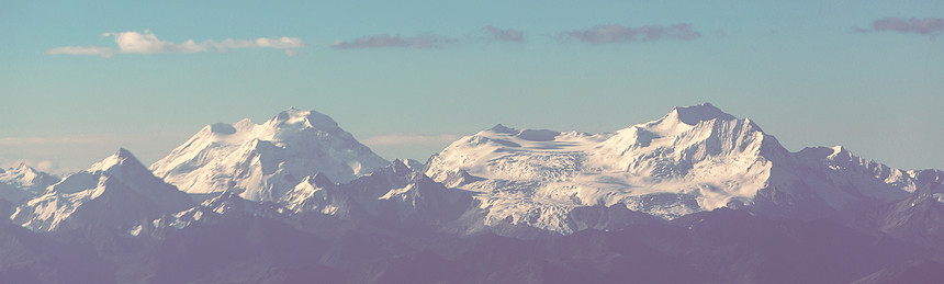 玻利维亚的高山雪山图片