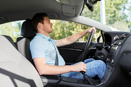 运输,车辆人的男子或司机驾驶汽车夏天夏天开车的人或司机图片
