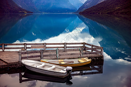 美丽的自然挪威自然景观洛瓦尼特湖图片
