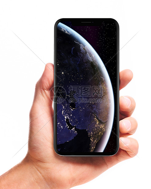 男手握无边框智能手机,屏幕上有地球图片,白色背景上隔离这幅图像的元素由美国宇航局提供屏幕被切割出路径手握无边框智能图片