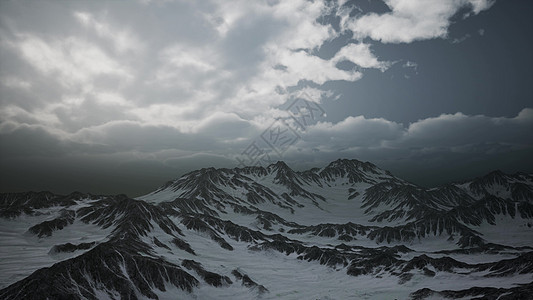 意大利白云岩山脉的高海拔山峰云高海拔山峰云图片