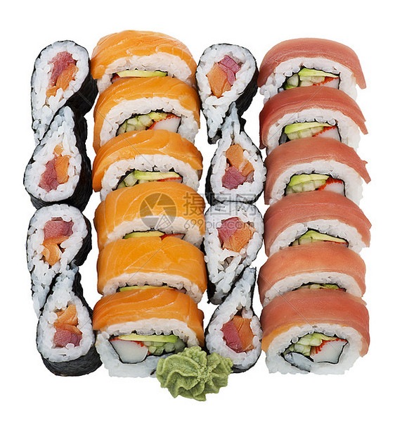 寿司卷与鲑鱼金鱼隔离白色背景图片