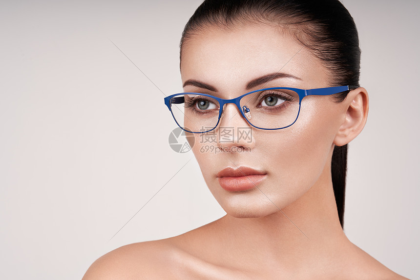 戴眼镜的长睫毛的女人视力矫正视力差眼镜架化妆,化妆品,美容,图片