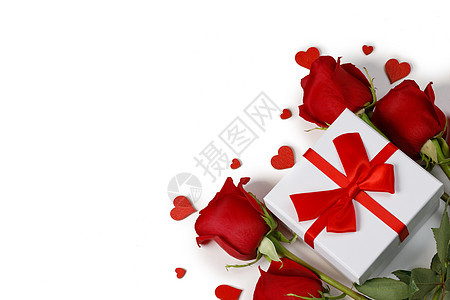 情人节的心,红玫瑰花礼品盒隔离白色的背景上玫瑰花白色礼品盒图片