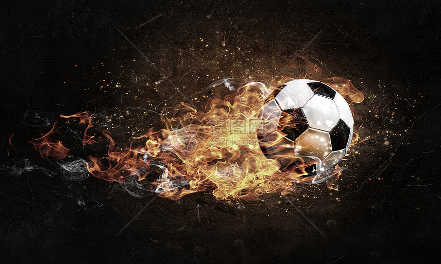足球比赛的与球火焰中足球着火了图片
