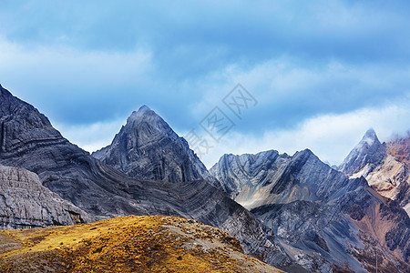 安第斯山脉雪山景观,靠近秘鲁华拉兹图片