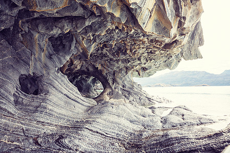 智利巴塔哥尼亚卡雷拉将湖上寻常的大理石洞穴图片