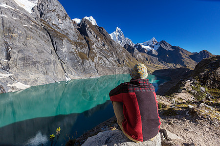 秘鲁科迪勒拉山的徒步旅行场景图片