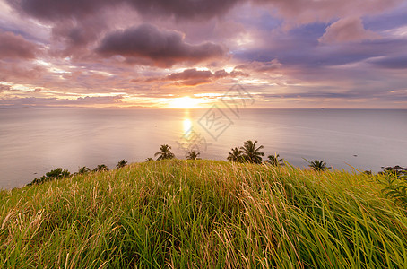日落时的热带岛屿图片