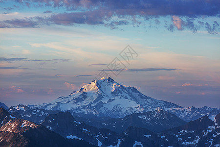 美丽的山峰北级联范围,华盛顿美国图片
