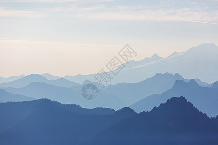美丽的山峰北级联范围,华盛顿美国背景图片