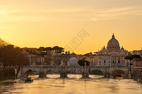 彼得大教堂提伯河,日落时河水很高彼得巴西利卡梵蒂冈,安杰洛桥罗马,意大利图片