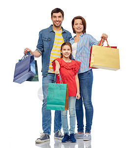 男人女人购物家庭,销售人们的快乐的微笑母亲,父亲小女儿带着白色背景的购物袋带着购物袋的幸福家庭背景