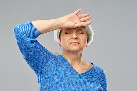健康,压力老人的疲惫的老妇女头痛疲惫的老妇女头痛图片