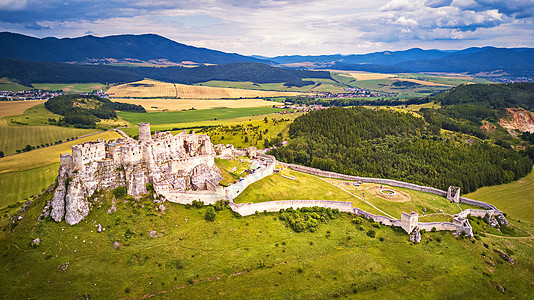 夏季斯皮斯斯皮斯,斯皮斯基城堡的鸟瞰图,中欧大城堡,斯洛伐克教科文沃尔德遗产图片