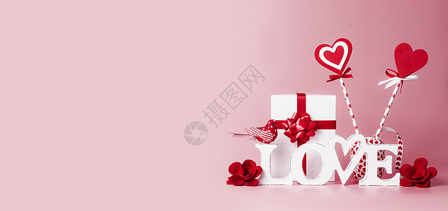 情人节背景文字爱情,礼品盒,红色丝带心形棒棒糖节日问候的浪漫爱情宣言的为您的横幅图片