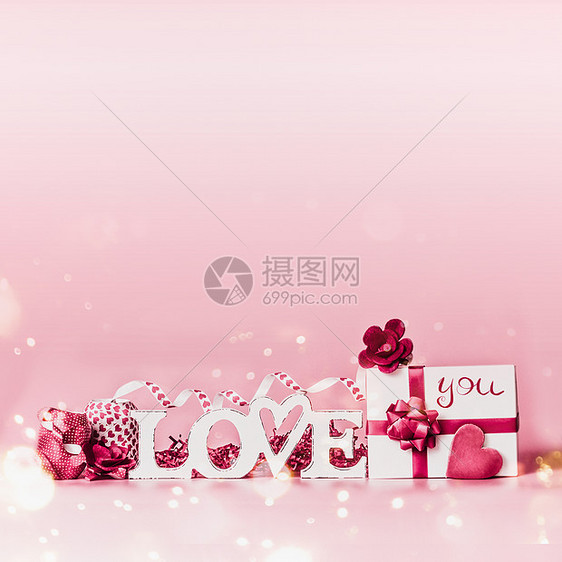 情人节背景浪漫的构图与爱你的信息,礼品盒,红色丝带心节日问候的爱的宣言为您的边界图片