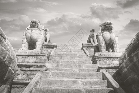 尼泊尔加德满都瓦利的巴克塔普尔的杜巴尔广场寺庙黑白摄影图片