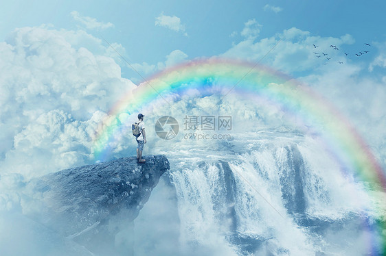 个小男孩悬崖上看着地平线,个瀑布天堂彩虹下的人生旅程鼓舞人心的想象的观点图片