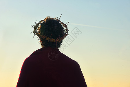 耶稣基督带着荆棘顶着太阳图片