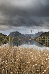 英格兰湖区巴特米尔湖美丽的秋季景观形象图片