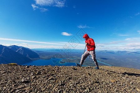 加大山区徒步旅行的人徒步旅行北美最受欢迎的娱乐活动活动很多风景如画的小径图片