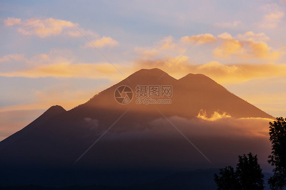 洲危地马拉美丽的火山景观图片