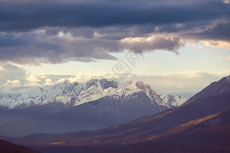 夏季加大落基山脉风景如画的山景图片