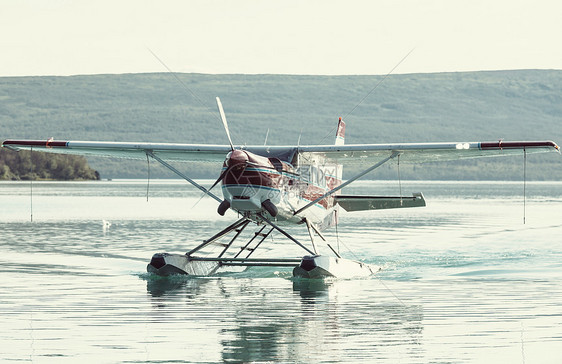 阿拉斯加的水上飞机夏天的季节图片