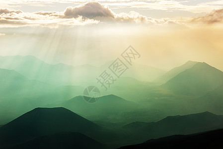 水貂毛夏威夷毛伊岛黑拉卡拉火山美丽的日出场景背景