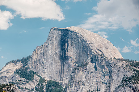 半穹隆岩层特写约塞米蒂公园夏季景观加州,美国图片