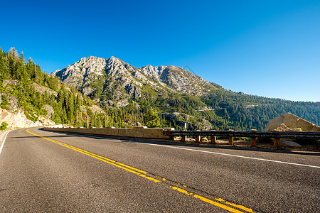 美国加州塔霍湖高速公路图片